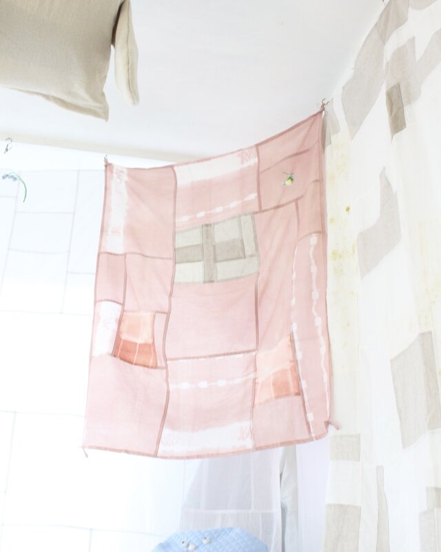 ポジャギ/永遠の布 「ヘルプセンター 」シルク、リネン 105x75cm 蘇芳染