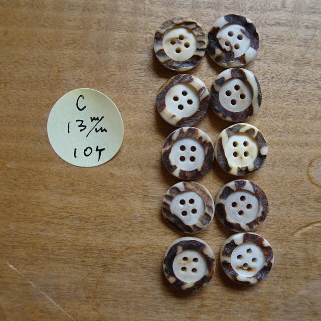 日本の鹿の角ボタン4穴10個セット13㎜C