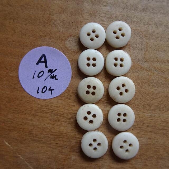 日本の鹿の角ボタン4穴10個セット10㎜A | iichi 日々の暮らしを