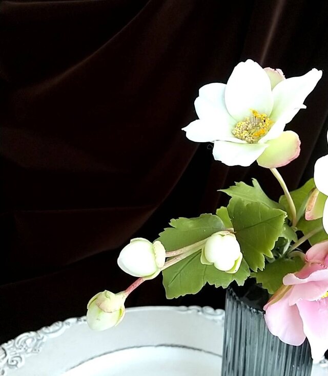 ☆粘土の花[風に揺れる秋明菊・ビンク]☆ | iichi 日々の暮らしを
