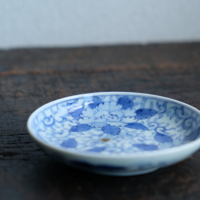 古伊万里 鳳凰 唐草 冨貴長春 ニュウ 窯傷あり 色絵付 草花文様 古伊万里 鳳凰 唐草 冨貴長春 ニュウ 窯傷あり 色絵付 草花文様 【公式