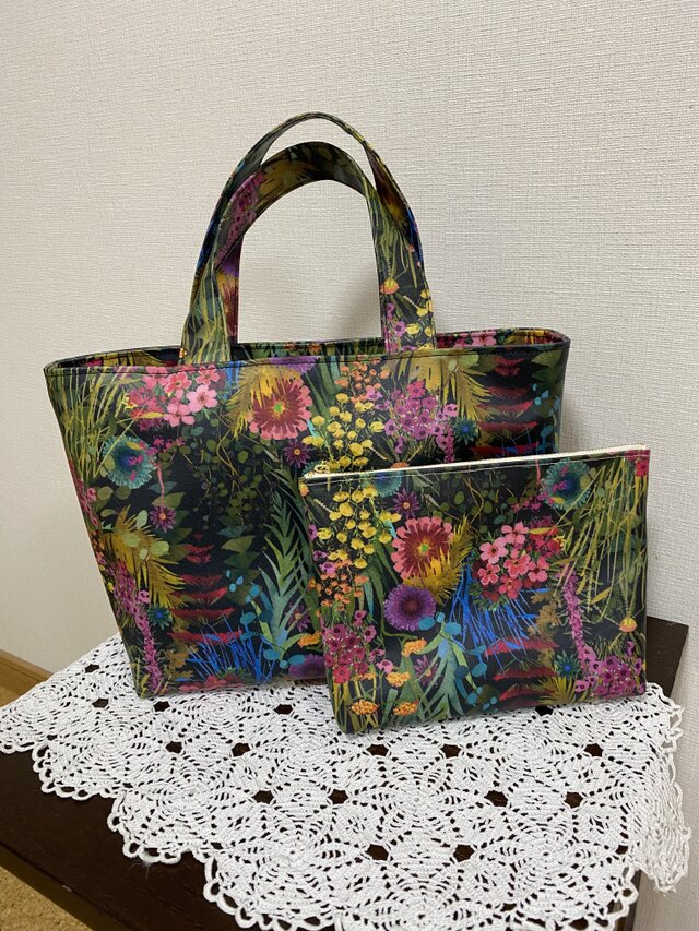 【受注制作】雨も楽しい　リバティ　ラミネート帆布　トートバッグ　トレスコ　カラフル