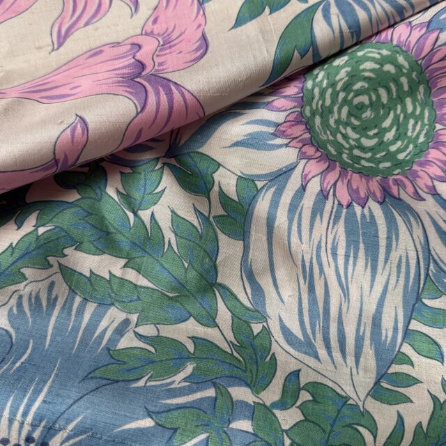 SC14-ヴィンテージスカーフ Bulgaria 70s Floral Art Wild Flower Thai Silk