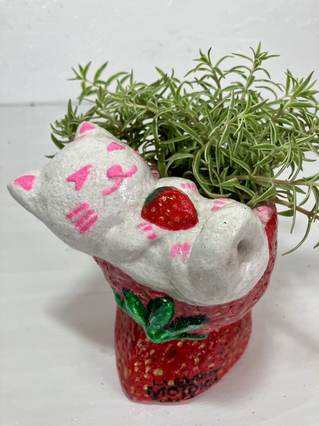 植木鉢　セメント　ミニプランターサイズ白猫いちご形プランターオブジェ手作り
