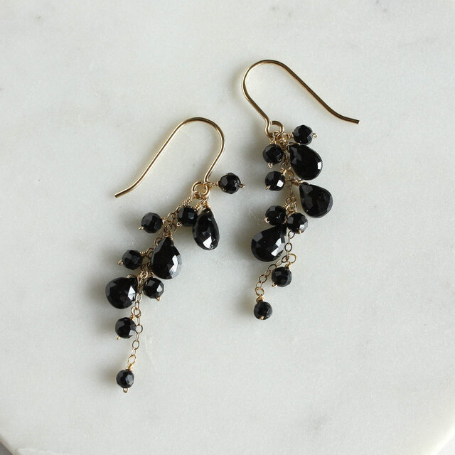 No. 859 ブラックスピネルのピアス