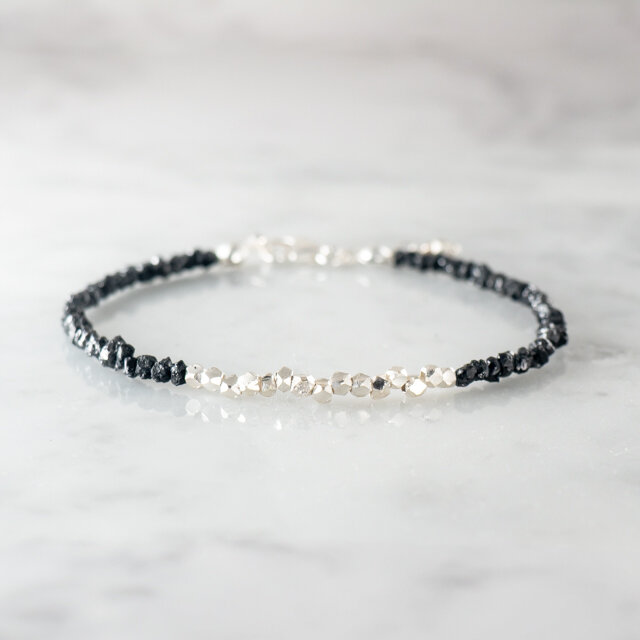 原石ブラックダイヤモンドとカレンシルバーのブレスレット