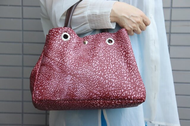 トートバッグ エンジ色 軽量 柔らか ハンドメイド 725 | iichi