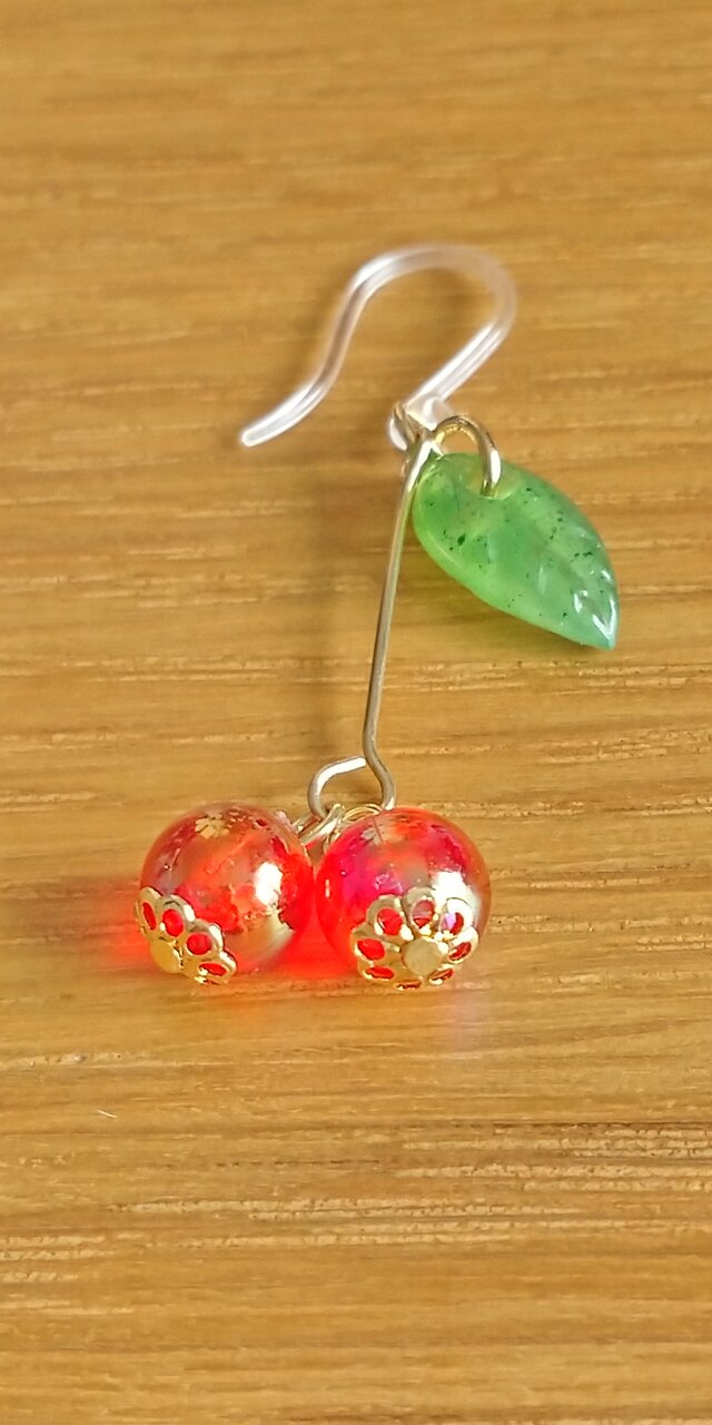 さくらんぼのピアスorイヤリング | iichi 日々の暮らしを