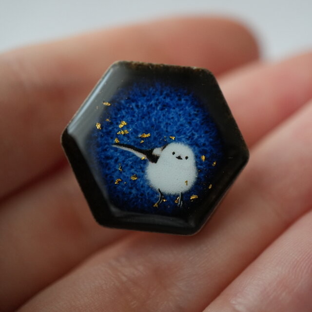 藍色美濃焼とシマエナガの帯留め　金箔　ポニーフック