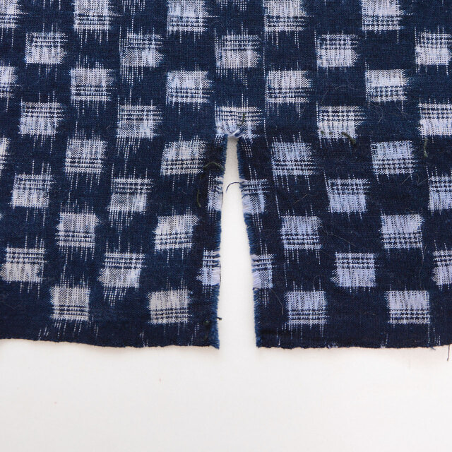 絣　木綿　反物　着物　はぎれ　藍染　古布 cde47c93746f9a037794ff983565c5