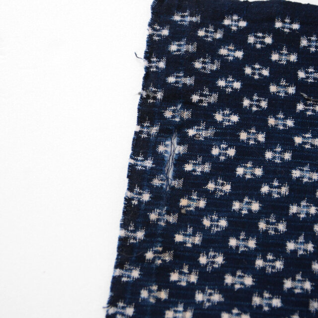 古布　絣の暖簾　ハンドメイド 古布 藍染 絣 端切れ 3枚セット｜ハンドメイド・リメイク用