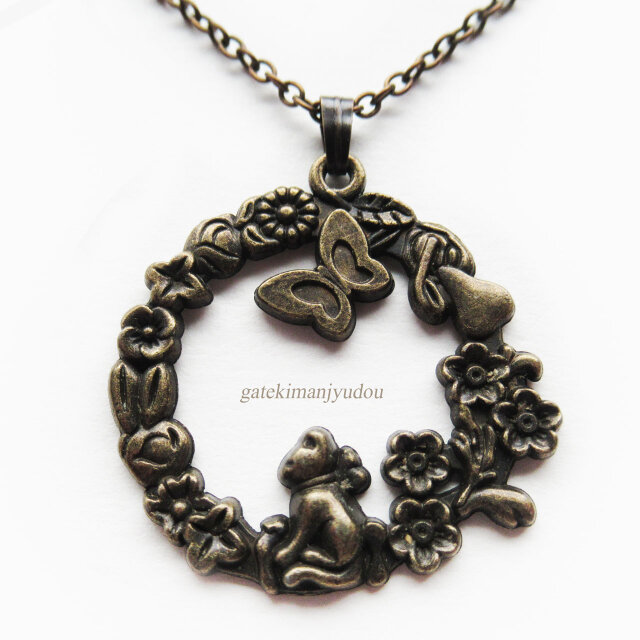 猫と蝶のフラワーリングネックレス【長さ変更可】