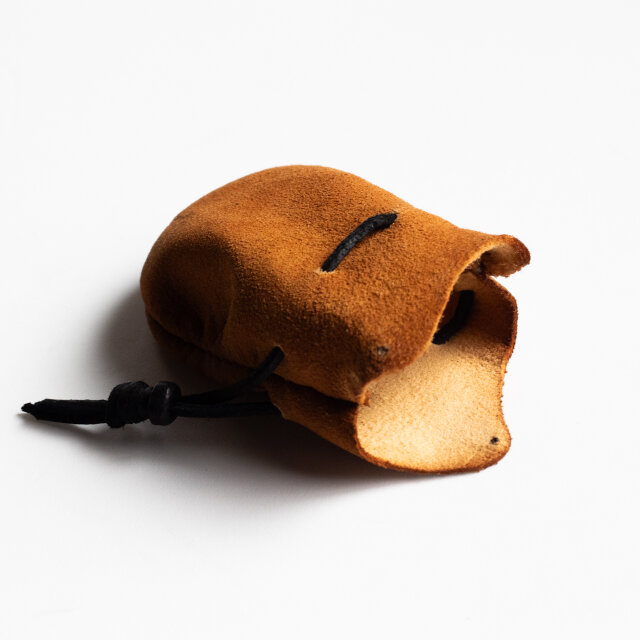 鹿革巾着 燻革匂い袋 | iichi 日々の暮らしを心地よくするハンドメイド