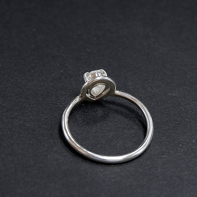 鮮やかなブルーの幻想～アンデシン・ラブラドライトのデザインリング