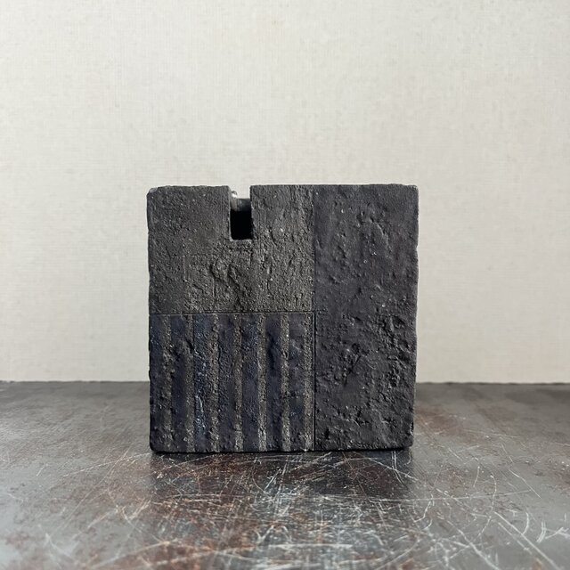 オブジェ (花器) 黒釉&焼締 幾何学&縞紋 box No.4、5、6 | iichi 日々