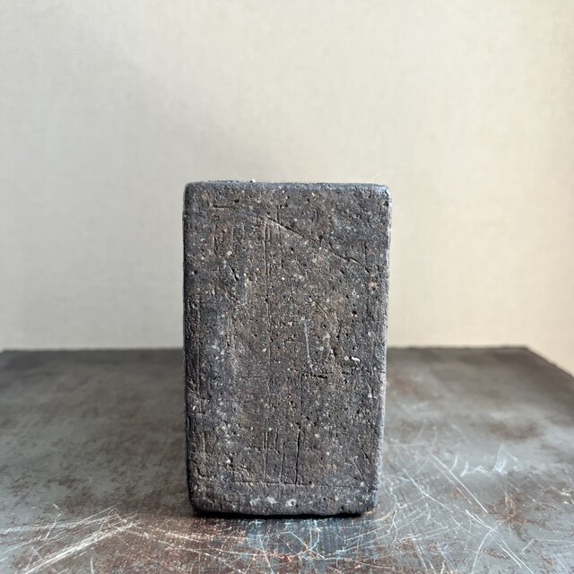 オブジェ (花器) 黒釉&焼締 幾何学&縞紋 box with a fence 長角