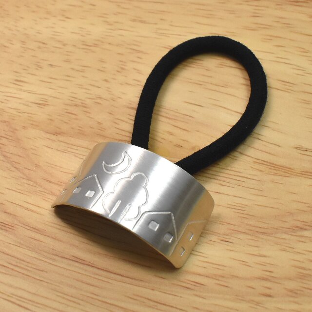 三日月と町並み 1つ結び用シルバーヘアゴムA | iichi 日々の