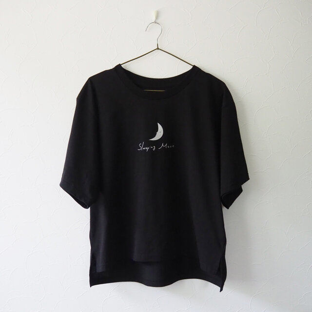 フリーサイズのTシャツ＊眠る月（レディース）