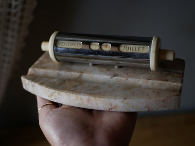 大理石の万年カレンダー フランス語 アンティークカレンダー フランス