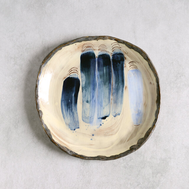 藍の線画・色絵陶器皿
