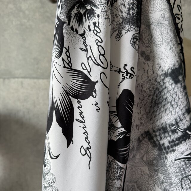 SC16-ヴィンテージスカーフ Turkey LILYUM Floral Art Black White Square