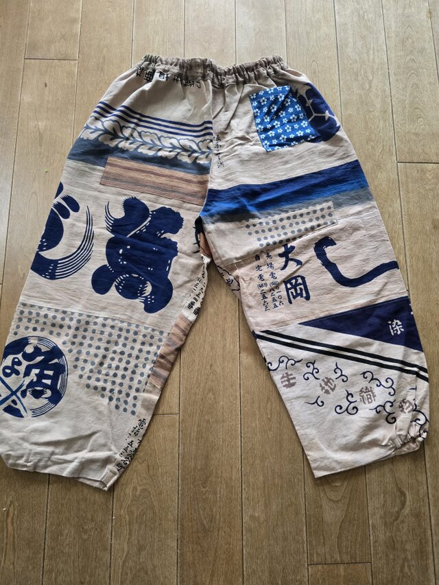 柿渋染め　手ぬぐいサロペットパンツ　手ぬぐいリメイク 柿渋染め手ぬぐいリメイクのサロペットパンツ | iichi 日々の暮らしを