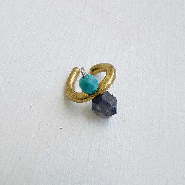 ねこのてみたいなイヤカフ　水平線　ターコイス&アイオライト