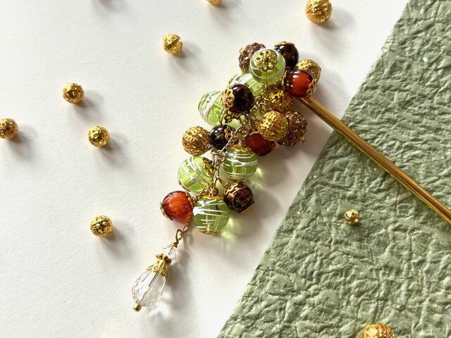 かんざし 夏祭りのヨーヨーの様なクリアカラービーズ 緑＆茶色 一本