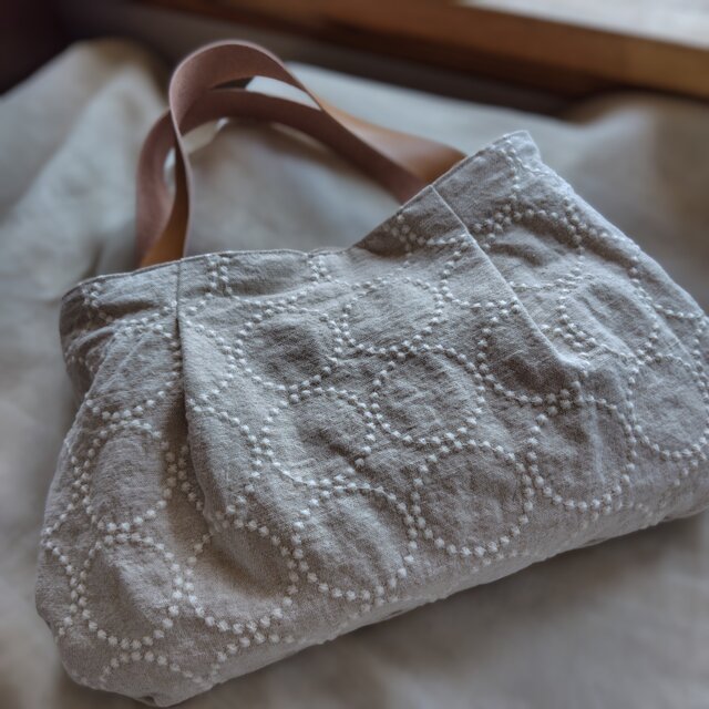 バッグ ヌビ生地×合皮/刺繍トートバッグ ・生成り