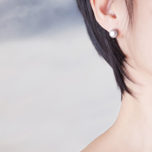 ぽろんと大粒！天然色ラベンダー真珠のサージカルステンレス