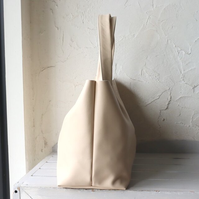 贅沢 とても軽量 クシャ 肩掛け 本革鞄 ハンドメイドバッグ レザー 贅沢 とても軽量 クシャ ゆったり肩掛け 天然革 オリジナル 兼用