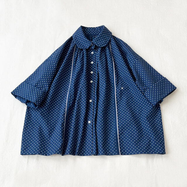 コットンリネン・インディゴミニドットプリント・ ラウンドカラーギャザーブラウス
