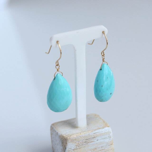 アリゾナターコイズのフリンジピアス Handmade】アリゾナターコイズ 18k スタッドピアス クラウンモチーフ ピアス