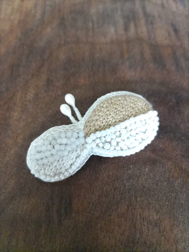 ちょうちょ✢刺繍ブローチ　
