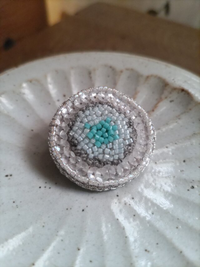 雨音✢刺繍ブローチ