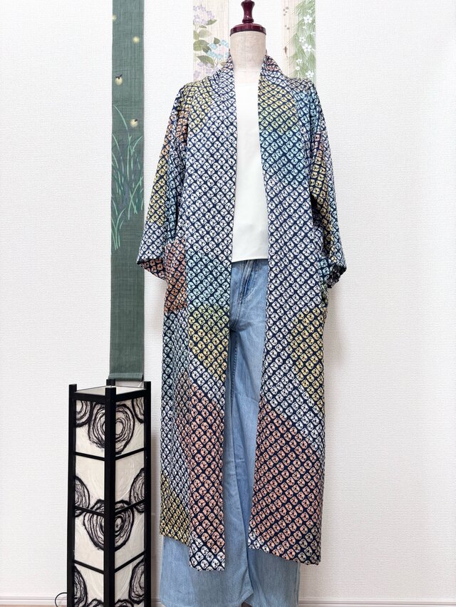 羽織るだけでオシャレ！着物から作ったローブ　三光鳥