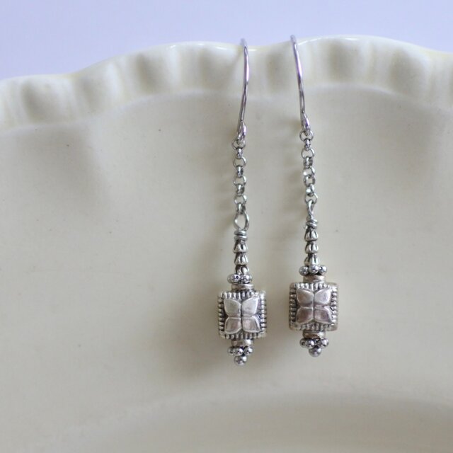ふっくら四角モチーフのピアス（silver925）orイヤリング