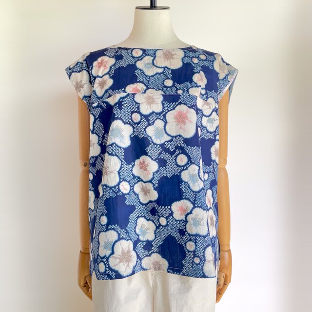 Tシャツ風　ブラウス【送料込み】古布リメイク ノースリーブ　ネイビー