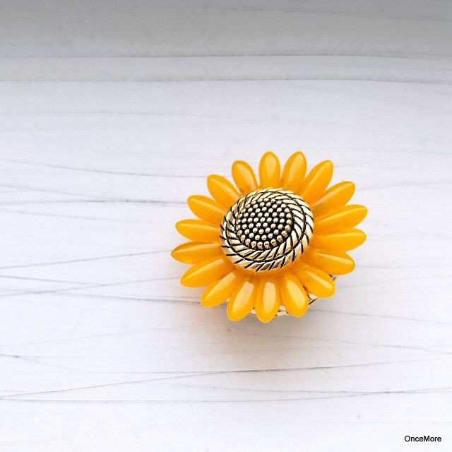 美品✳︎Trovelore トロベローレ 向日葵　ブローチ　ひまわり　イエロー 美品✳︎Trovelore トロベローレ 向日葵 ブローチ ひまわり イエロー
