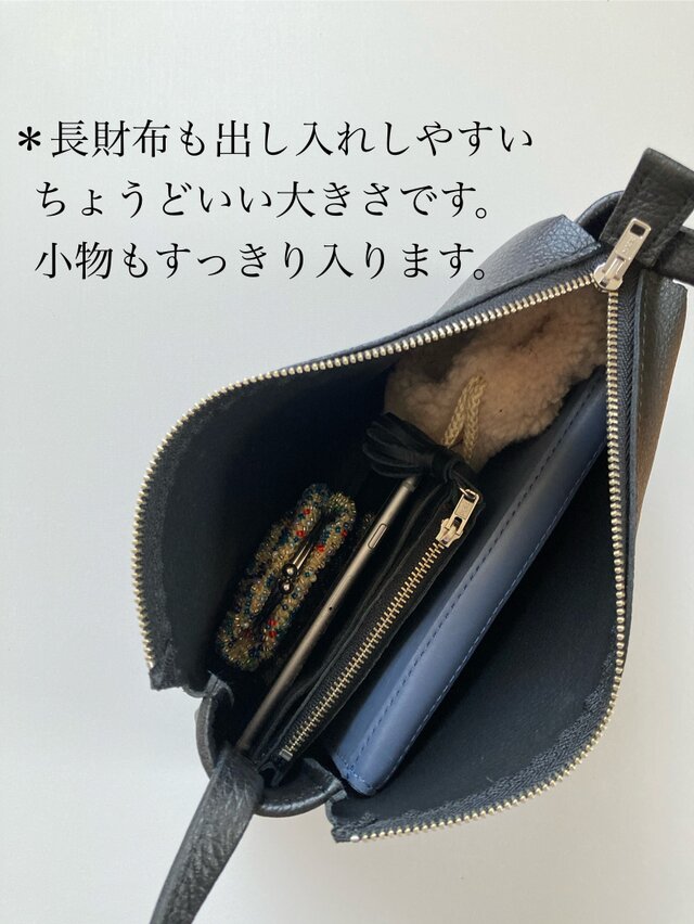 一粒スタッズのコンパクトハンドバッグ＊イタリアンレザー シュリンク