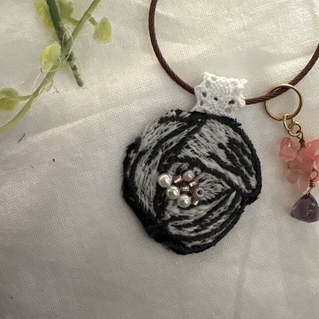 ＊ハンドメイドチャーム＆キーホルダー＊ミナペルホネン rosy天然石 キーリング