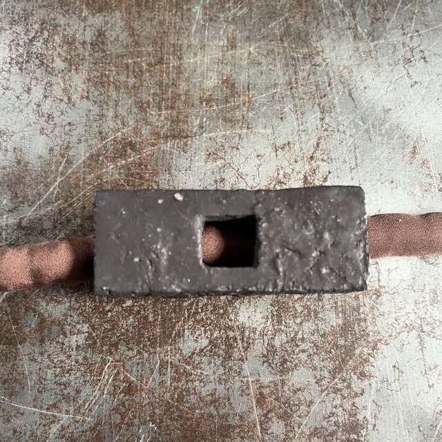 帯留(チョーカーヘッド)　黒釉　kaku tutu