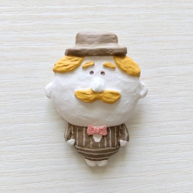 ダンディおじさんの立体ブローチ