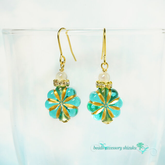 アンティーク調フラワー ピアス＊ブルー×ホワイトカルセドニー