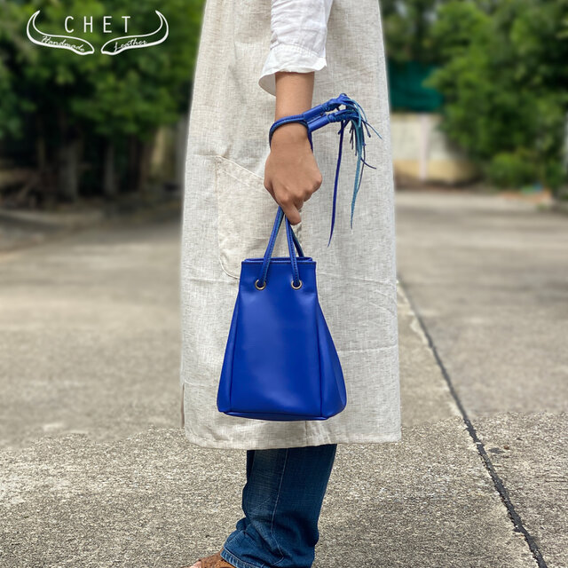 レザーハンドバッグ ショルダーバッグとしても使える2Way紐バッグ