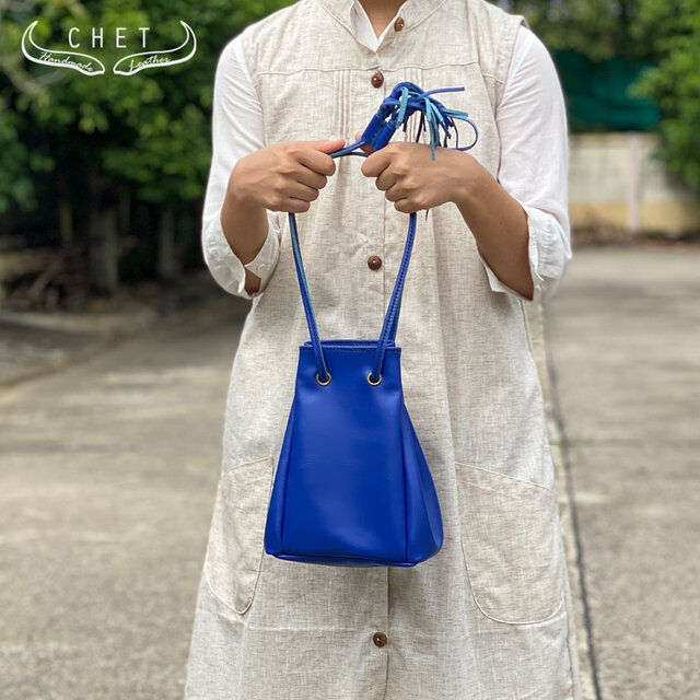 レザーハンドバッグ ショルダーバッグとしても使える2Way紐バッグ