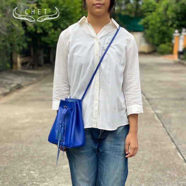 レザーハンドバッグ ショルダーバッグとしても使える2Way紐バッグ