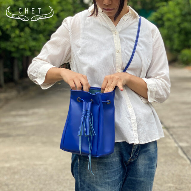 レザーハンドバッグ ショルダーバッグとしても使える2Way紐バッグ