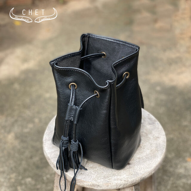 Burberry ブラック レザー ハンドバッグ ショルダー紐 箱 収納袋 レザーハンドバッグ ショルダーバッグとしても使える2Way紐バッグ