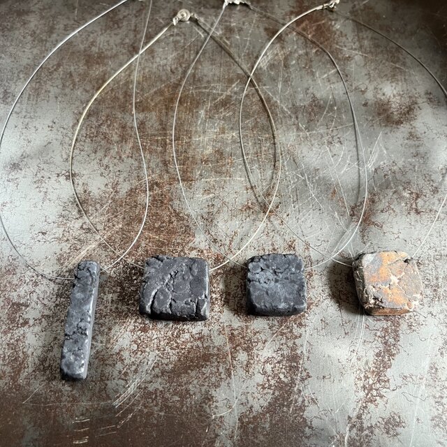 チョーカー　黒釉or赤泥彩　square No.1、2、3、4